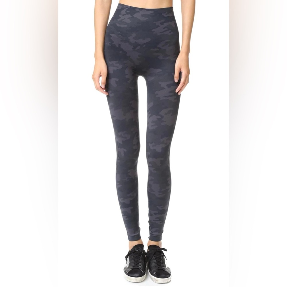Black camo Spanx leggings NWOT